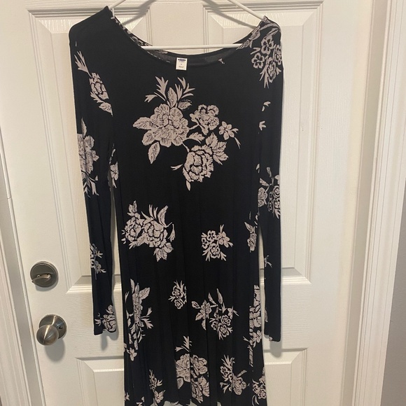Dress: women’s medium - Picture 1 of 4